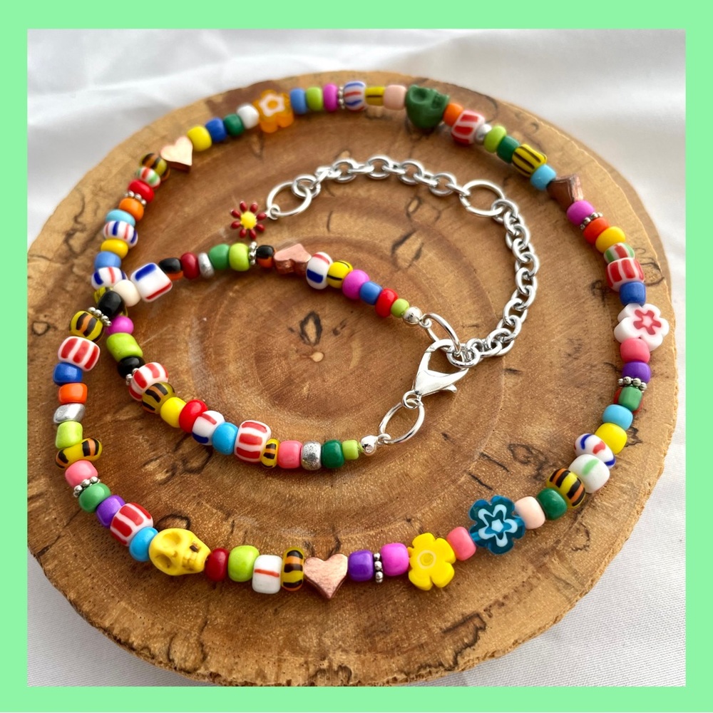 🦄 Dainty choker necklace with glass, stone and metal beads, one of a kind!